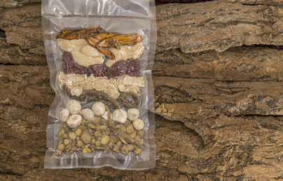 真空包装的中药汤剂甘草泻心汤