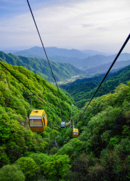 陕西西安蓝田县秦岭王顺山缆车登山