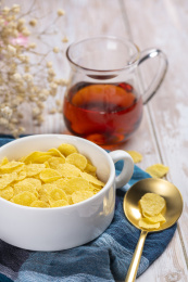 营养早餐健康食品粗粮一碗玉米片特写