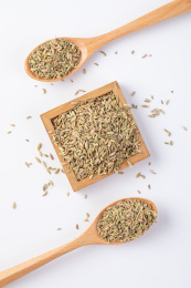 传统美食调料香料纯底拍摄