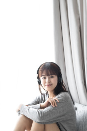 中国年轻女生居家人像