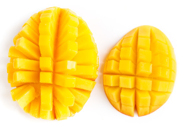 白底上放着贵妃芒果肉