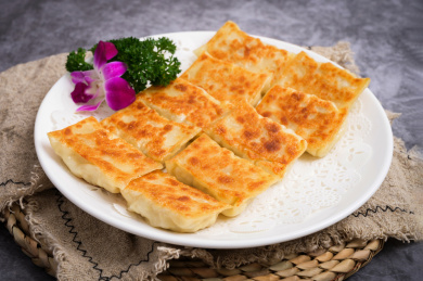 中餐美食-主食-锅贴