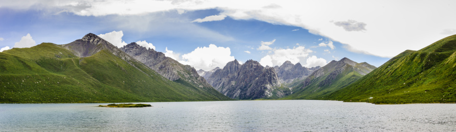 中国青海果洛年保玉则