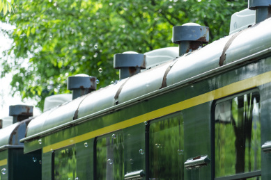 怀旧复古绿皮火车车厢窗户