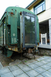 怀旧复古绿皮火车车尾