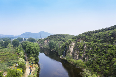 航拍春天北京郊区怀柔山水风光