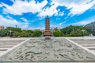 广东省南雄市三影塔广场