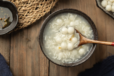 中国传统美食桂花酒酿小元宵