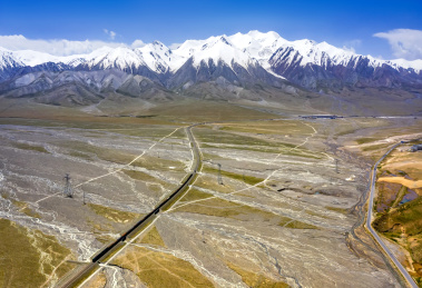 航拍中国青海格尔木青藏线