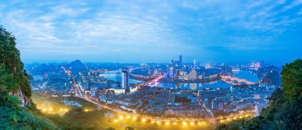 广西柳州马鞍山的都市夜景