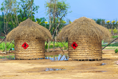 乡村老场景丰收粮仓