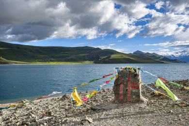 中国西藏山南市浪卡子县羊卓雍措羊湖