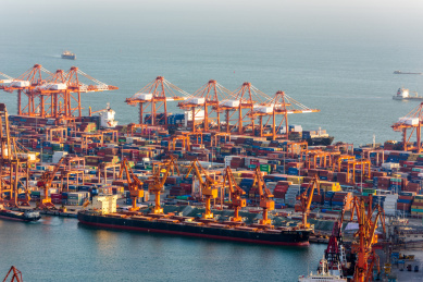 深圳南山区赤湾港货柜集装箱码头