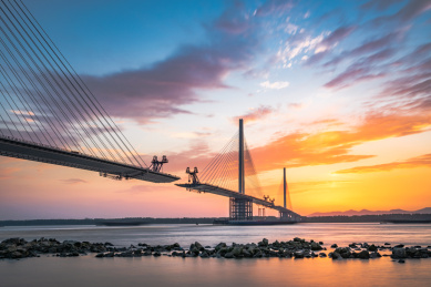 建设中的南京长江五桥落日