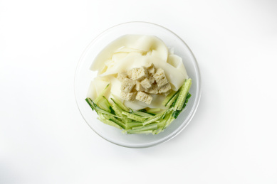 一碗美味的中华美食凉皮