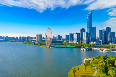 中国江苏省苏州市金鸡湖湖东CBD城市风光