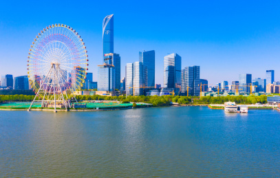中国江苏省苏州市金鸡湖湖东CBD城市风光
