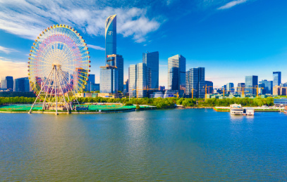 中国江苏省苏州市金鸡湖湖东CBD城市风光