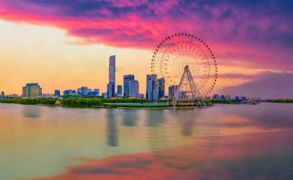 中国江苏省苏州市金鸡湖湖东CBD城市风光