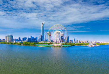 中国江苏省苏州市金鸡湖湖东CBD城市风光