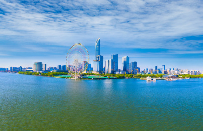 中国江苏省苏州市金鸡湖湖东CBD城市风光