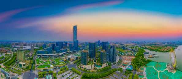 中国江苏省苏州市金鸡湖湖东CBD城市风光