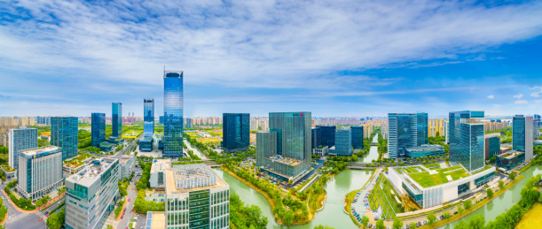 中国江苏省苏州市金鸡湖湖东CBD城市风光