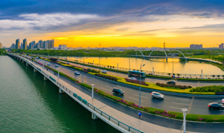 中国江苏省苏州市金鸡湖大桥