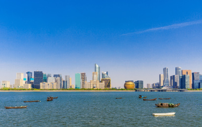 香港维多利亚港两岸的摩天大楼