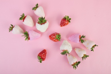活动节日礼品巧克力玫瑰草莓水果鲜花束