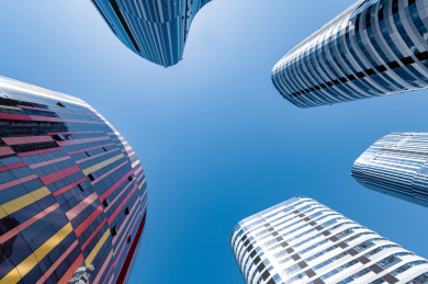 现代城市建筑仰视图