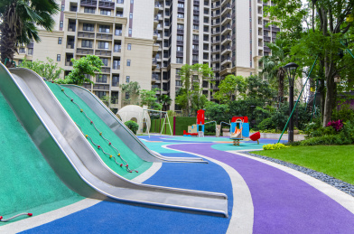 中国长沙居住小区内的儿童娱乐设施