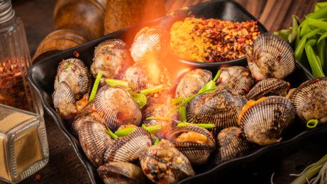 中国东北特色烧烤碳烤毛蚶