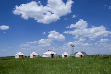 内蒙古草原牧场蒙古包