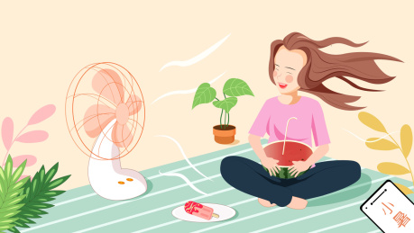 一个少女在吹风扇的插画