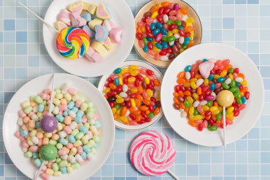 多种颜色美味的糖果