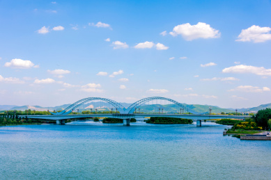 中国辽宁辽阳太子河新运大桥