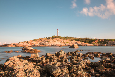 广东汕尾红海湾遮浪镇灯塔岛风光