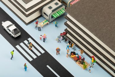 地摊经济摆摊书本街道逛集市的人群