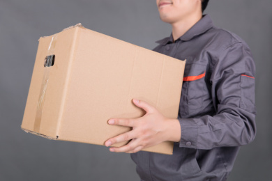 快递行业从业者在工作