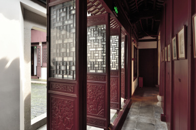 中式传统古建筑的门廊