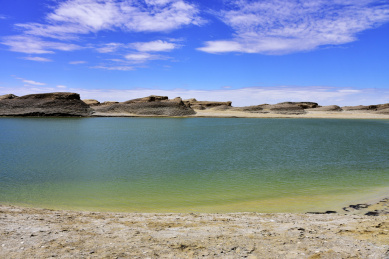 中国青海省大柴旦镇乌素特水上雅丹地质公园