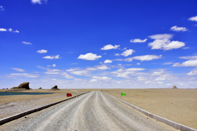 中国青海省大柴旦镇乌素特水上雅丹地质公园