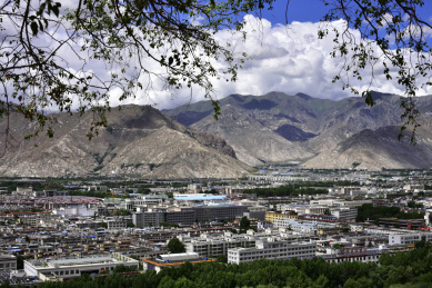 中国西藏自治区拉萨市全景