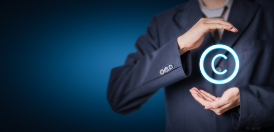 商务人士维护版权专利