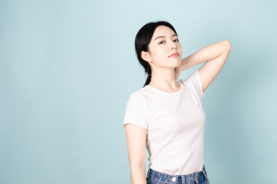 一名年轻的女生