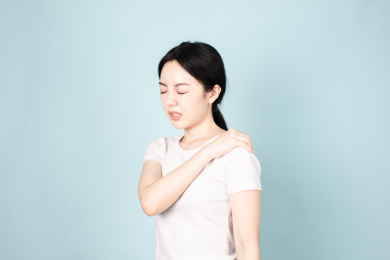 一名年轻的女生