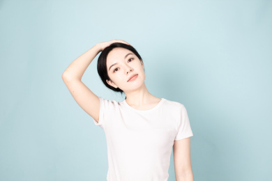 一名年轻的女生