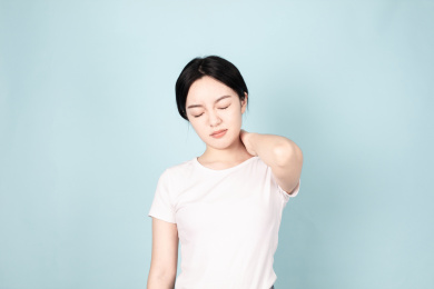一名年轻的女生